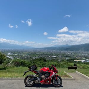 山梨県笛吹市の八代ふるさと公園のパノラマ展望with CBR650R