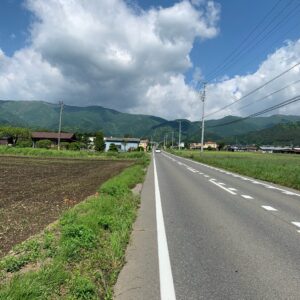 伊那ICからほど近いR361の伸びやかなロード風景