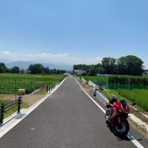 夏の安曇野に広がる田園風景with CBR650R