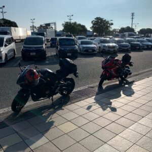 上里SAで出会ったCBR650R