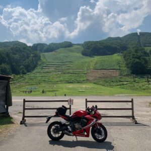 白馬岩岳マウンテンリゾートのゲレンデとCBR650R