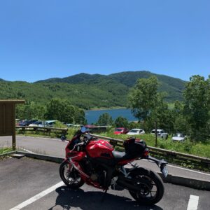 野反湖も最北に位置する野反湖キャンプ場より野反湖を眺めるwith CBR650R