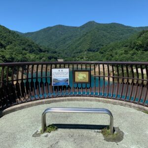 四万川ダムから奥四万湖の眺め