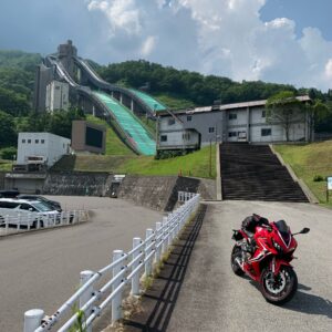 白馬ジャンプ競技場のジャンプ台にてwith CBR650R