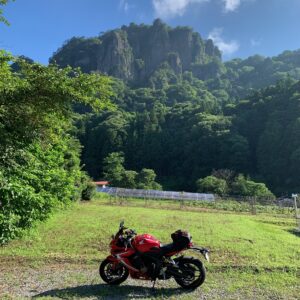 ワイルドな奇岩の岩櫃山