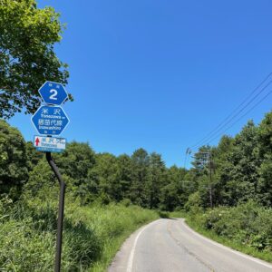 裏磐梯を抜けるr2のロード風景