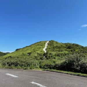 御霊櫃峠の丘に登る