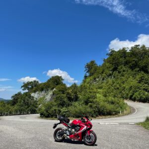 西吾妻スカイバレー・東鉢山七曲り展望台にてwith CBR650R②