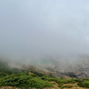 濃霧に包まれた蔵王お釜の眺望③