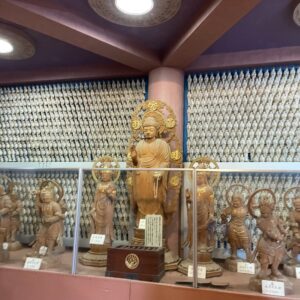 救世大観音内部の仏像たち