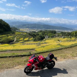 上田市・稲倉の棚田から見下ろした絶景にてwith CBR650R