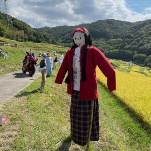 上田市・稲倉の棚田の案山子ロードにてwith CBR650R④