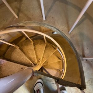 救世大観音内部の螺旋階段②