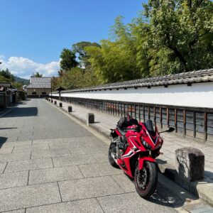 長野市松代町の古き良き街並みwith CBR650R「真田邸」