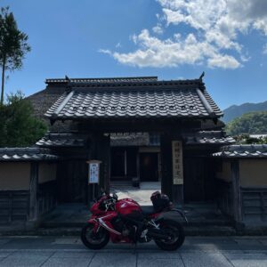 長野市松代町の古き良き街並みwith CBR650R「旧樋口家住宅」