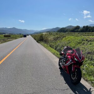 塩尻市のアルプスグリーン道路にてwith CBR650R