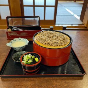 r26沿いの「志めと」さんの2ざるの新そば