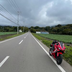 嬬恋パノラマライン南ルートにてwith CBR650R