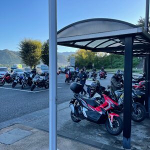 中央道・談合坂SAの駐輪場にて