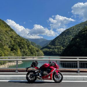 乗鞍岳線/r84の前川渡大橋にてwith CBR650R