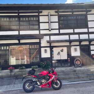 旧中山道の木曽漆器の街「平沢」にてwith CBR650R