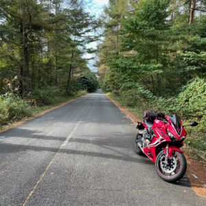 八ヶ岳高原ラインの高台にある富士見平展望台へのルートにてwith CBR650R