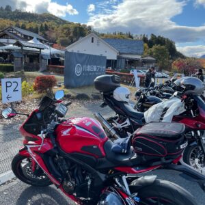 バイカーで賑わう道の駅川場田園プラザにて