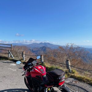 快晴の霧降高原道路の六方沢展望台にてwith CBR650R③