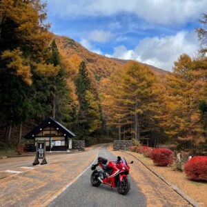 R120沿いの鮮やかな秋色風景with CBR650R②