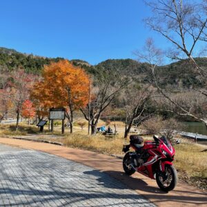 湯ノ湖畔で一休みwith CBR650R②