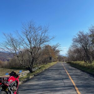 霧降高原道路の秋の高原風景とCBR650R②