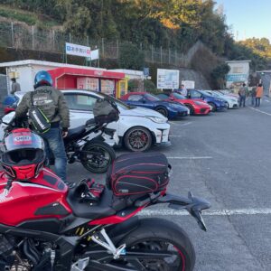 アネスト岩田ターンパイク料金所を占拠していた走り屋軍団とCBR650R