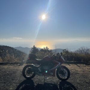 アネスト岩田ターンパイクの吉浜展望駐車場にてwith CBR650R