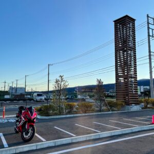 道の駅 足柄・金太郎のふるさとの駐輪場にてwith CBR650R