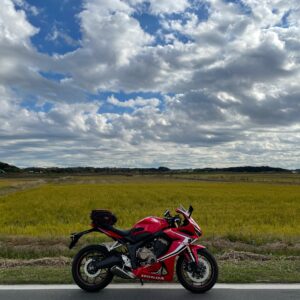 成田から牛久へ走った農道のようなロードにてwith CBR650R②