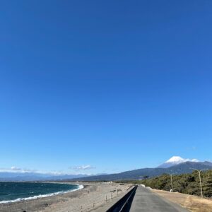 千本浜公園で眺めた駿河湾とちょこんと富士山with CBR650R