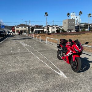 トロピカルな雰囲気のフィッシャリーナ鴨川近くの鴨川ウォールアートにてwith CBR650R②