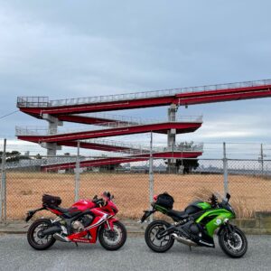 恋人の聖地 中の島大橋にてNinja650とCBR650R