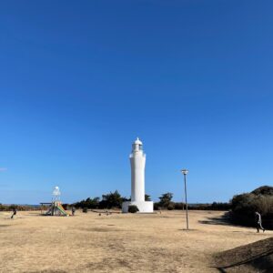 古房地公園の真ん中に立つ日立灯台