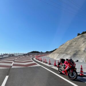 清澄山道ループ橋にてwith CBR650R②