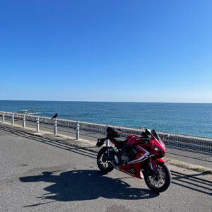 浜の宮ロードパークの海際にてwith CBR650R②