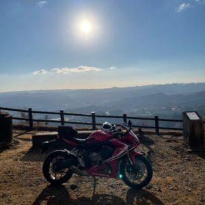 鹿野山九十九谷展望公園にてwith CBR650R