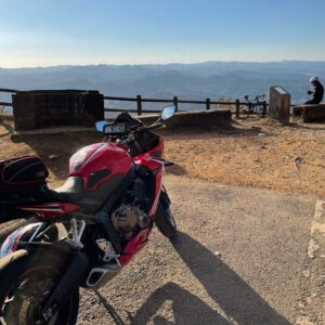 鹿野山九十九谷展望公園にてwith CBR650R②