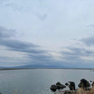広大な富士川の河口風景