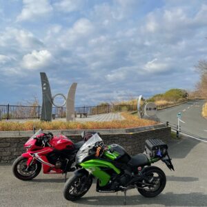 西伊豆r17沿いの「出会い岬」にてwith CBR650R&ninja650