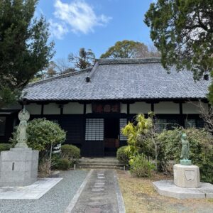 西伊豆土肥・安楽寺の2体の像