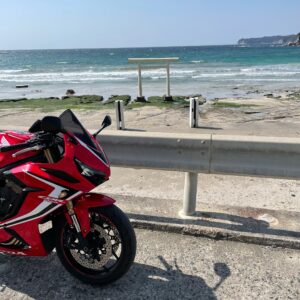 鵜原海岸の八坂神社一の鳥居with CBR650R②