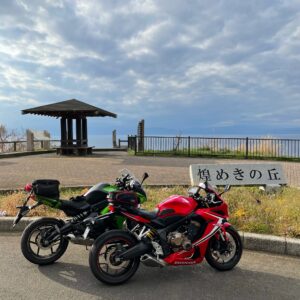 西伊豆r17沿いの「煌めきの丘」にてwith CBR650R&ninja650