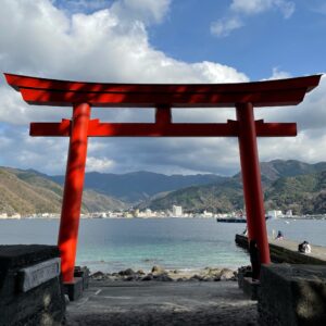 西伊豆御浜岬の諸口神社の鳥居