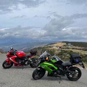 伊豆スカイライン玄岳駐車場にてwith CBR650R&ninja650